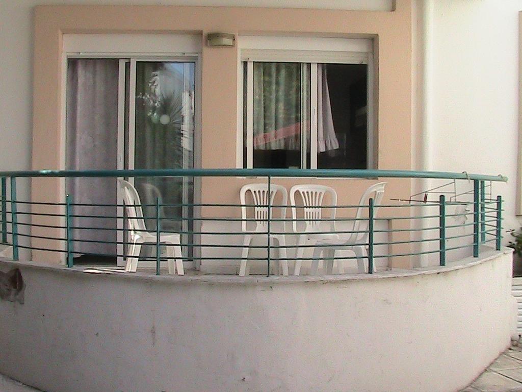 Niki Apartments Polychrono Exteriér fotografie